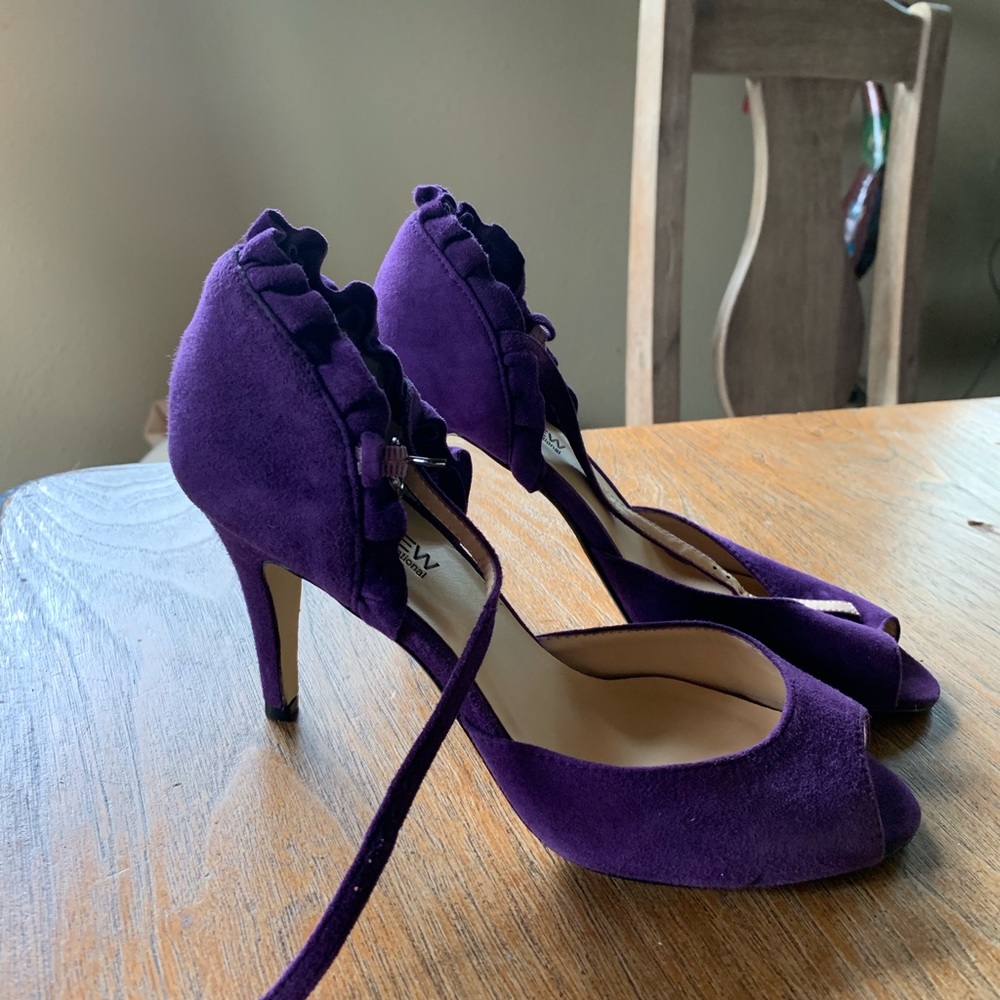 Preview Internantional Purple Suede Heels size 5 - Picture 2 of 4